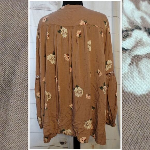 Torrid Sheer eyelet paneling breaks up a soft twill blouse Size 3X Size Chart ln - Picture 4 of 6